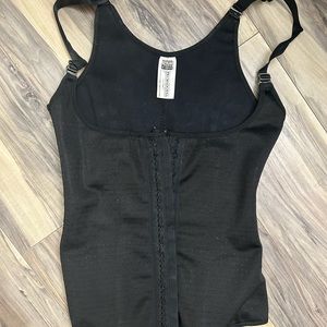 Waist trainer sizes XS, S, M, L, XL